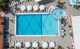 Tinas Plus Hotel